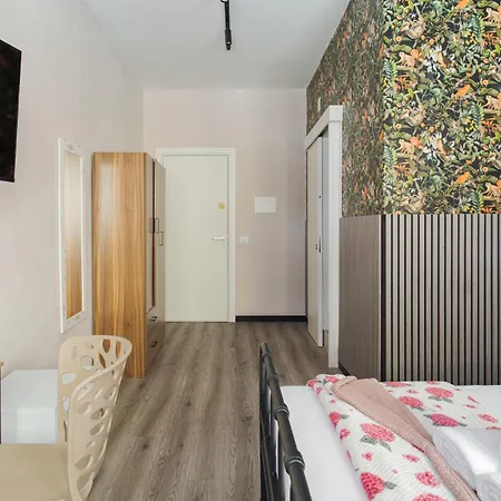 Flower Pensionat 3*